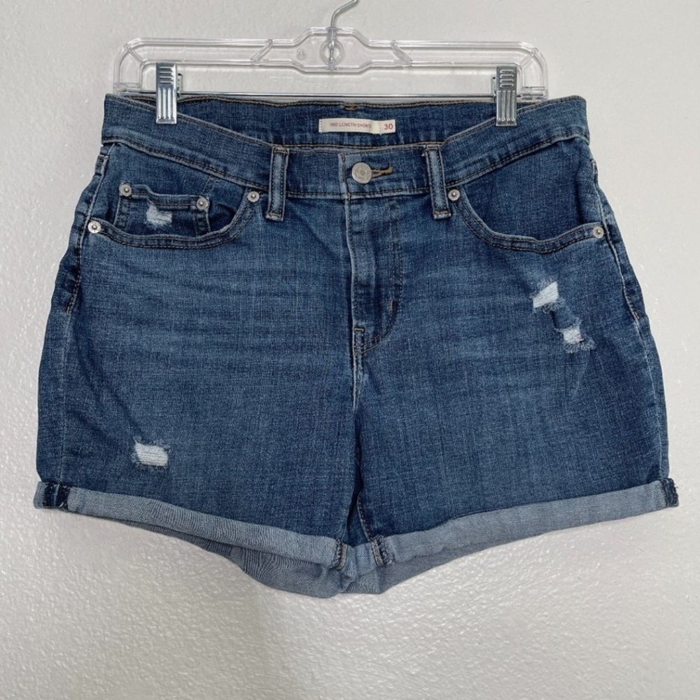 levi's mid length shorts 31 & 32